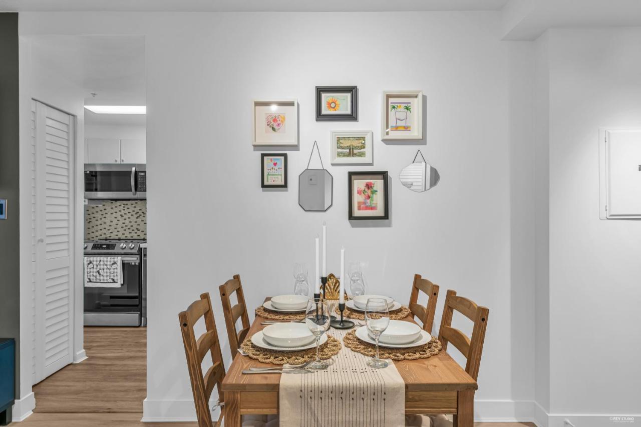 1-Br Condo In Downtown Coal Harbour With Parking And City Views Ванкувер Екстер'єр фото