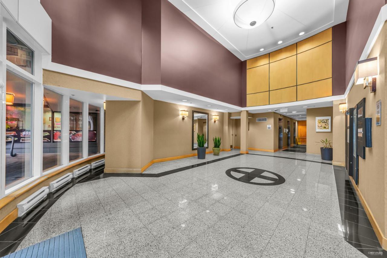 1-Br Condo In Downtown Coal Harbour With Parking And City Views Ванкувер Екстер'єр фото