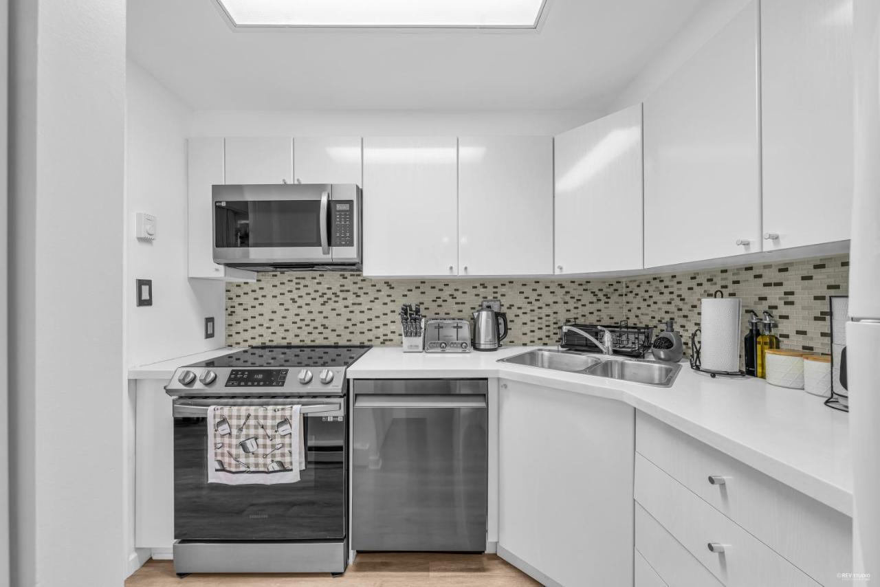 1-Br Condo In Downtown Coal Harbour With Parking And City Views Ванкувер Екстер'єр фото