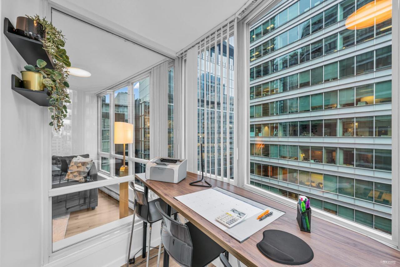 1-Br Condo In Downtown Coal Harbour With Parking And City Views Ванкувер Екстер'єр фото